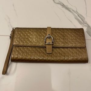 Vintage Signature Coach Clutch